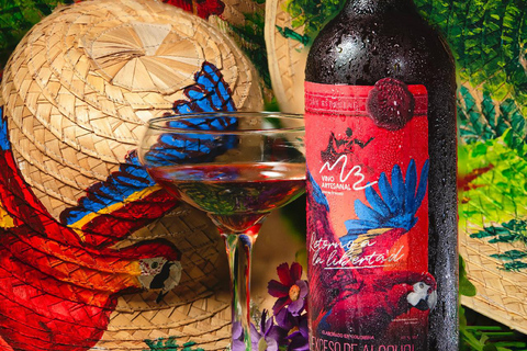 Villanueva: Fundación Loros Sunset Tour with Winetasting