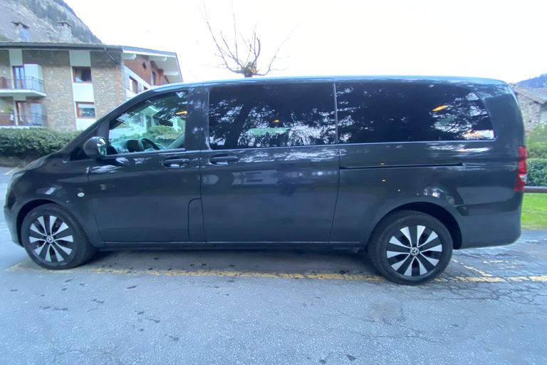 Milan Transfer from city to Serravalle Design Outlet MINIVAN