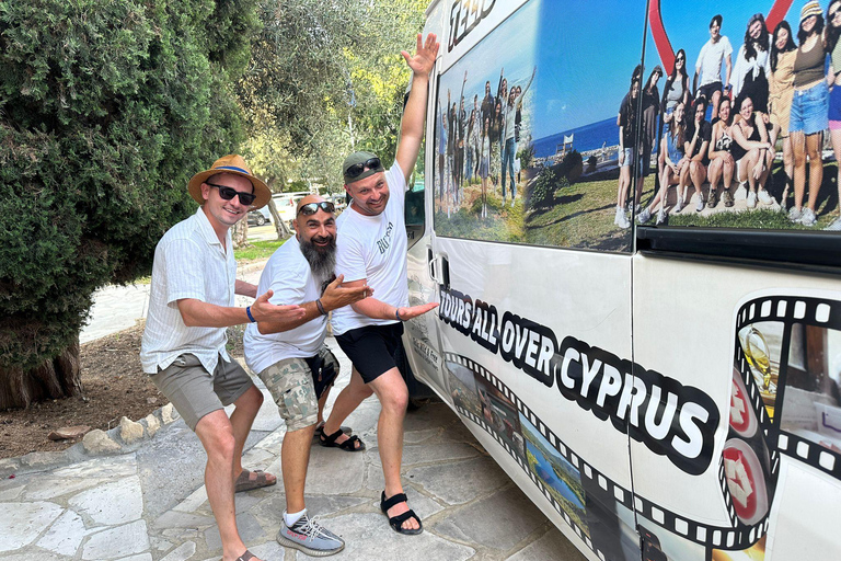 Excursión en minibús por los montes Troodos con aire acondicionado y guía local