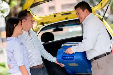 Traslados do Aeroporto Internacional de Phnom Penh de carro
