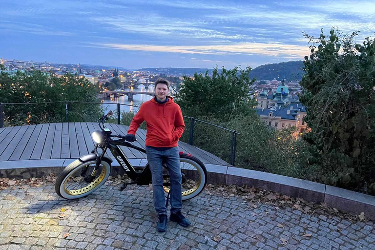 Prague Historical & Viewpoints Retro E-Bike Group Tour