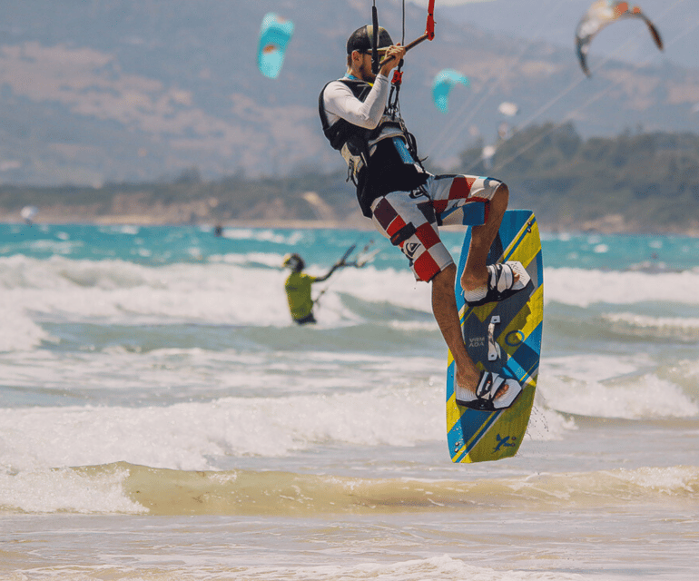 タリファ: カイトサーフィンのプライベート レッスン | GetYourGuide