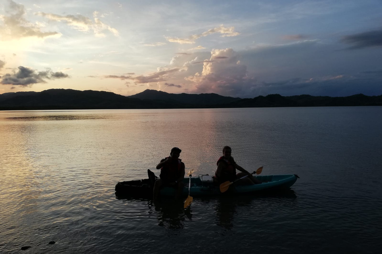 Paquera: Sunset and Bioluminescence Evening Kayaking Tour