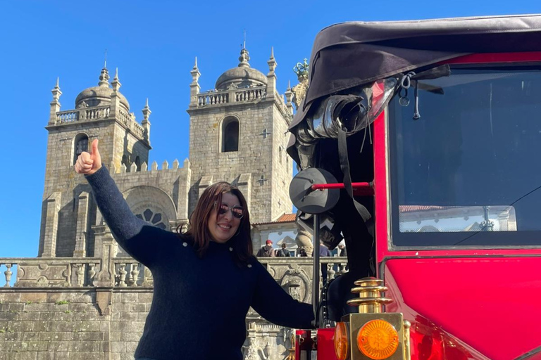 Tour Porto: Classic Adventure in Electric Tuk Tuk Porto: Classic Tour 3h