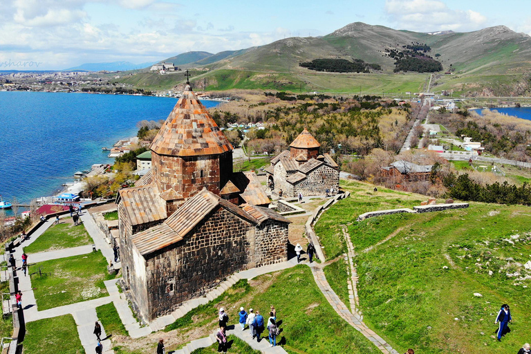 Tour privado: Teleférico de Tsaghkadzor, lago Sevan, DilijanTeleférico de Tsaghkadzor, lago Sevan, Dilijan