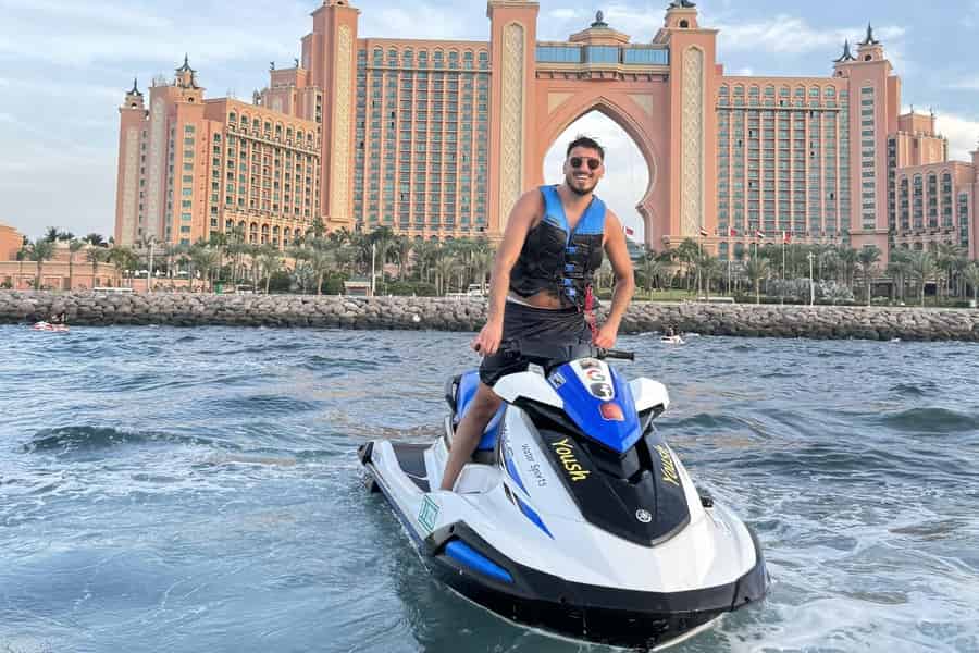 Dubai: Jet Ski Tour zum Burj Al Arab & Atlantis the Palm. Foto: GetYourGuide