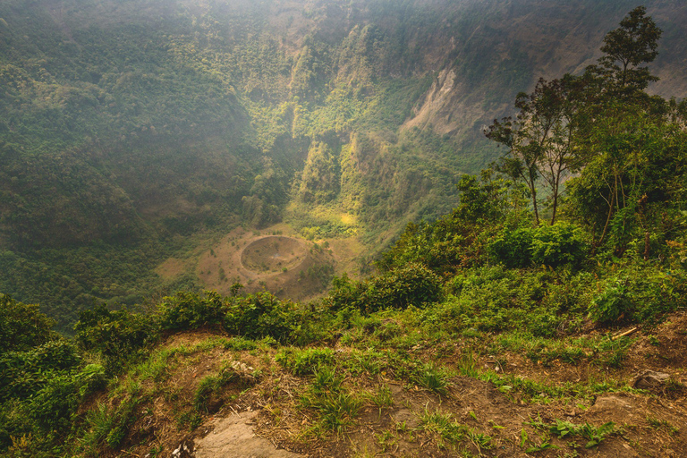 FULL DAY: HISTORIC CENTER, VOLCANOES, MAYAN SITES AND LAKE