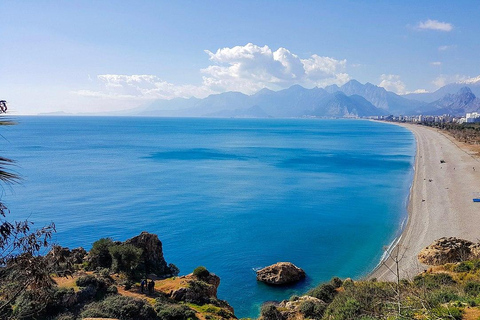 Boottocht langs de kust van Alanya: Zon, zwemmen &amp; prachtige uitzichtenOntmoetingspunt in de haven van Alanya bij de boot