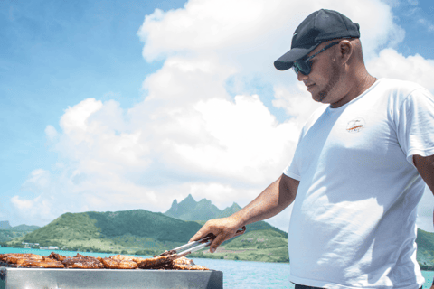 Crucero en catamarán a île aux Cerfs con observación de delfines y almuerzo