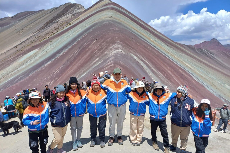 Cusco: Guided Excursion to the 7 Colors Mountain with Breakfast & Lunch Cusco: Guided Tour to the Rainbow Mountain with Breakfast and Lunch