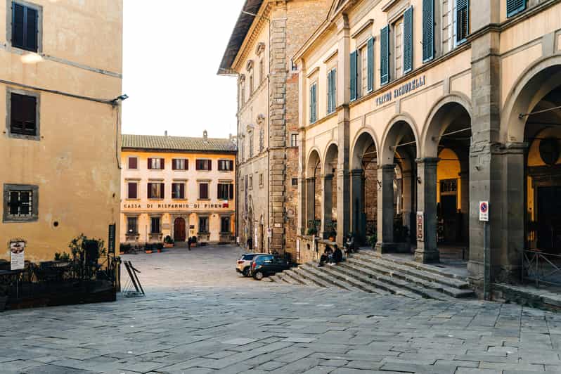 Cortona: Private Guided Walking Tour with Scenic Views