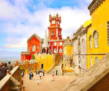 Lisbon: Sintra, Pena, Cascais & Cabo Day Tour with Tickets