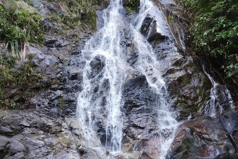 攀牙/考拉克：2 座寺庙和彩虹瀑布之旅攀牙/考拉：2 座寺庙和彩虹瀑布之旅