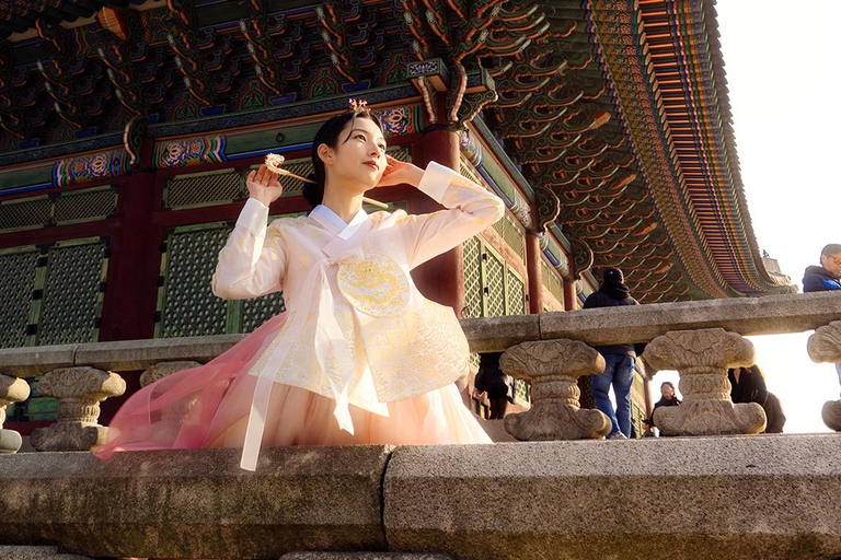 Seoul: Modern Hanbok Dress Photoshoot Gyeongbokgung Palace