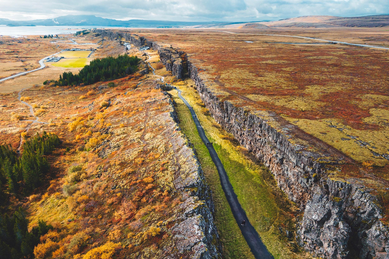 Reykjavik: Golden Circle & Waterfalls in Chinese冰岛黄金圈中文一日团 黄金圈一日游（含12号巴士站免费接送）