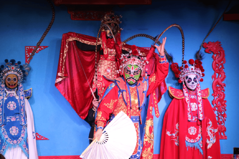 Chengdu: Sichuan Opera & Face-Changing Show