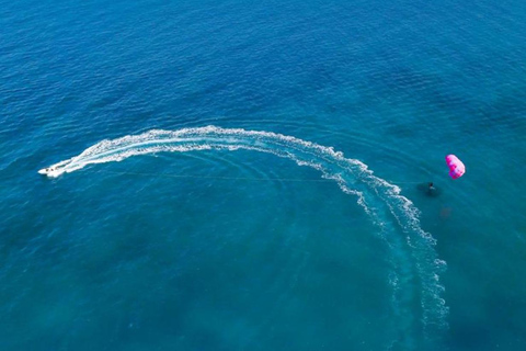 Corfù: Esperienza di parasailing per 2 persone a Sidari