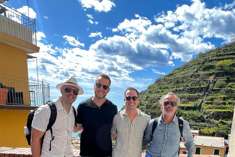 Esclusivo tour di un giorno delle Cinque Terre in traghetto con sosta a Pisa