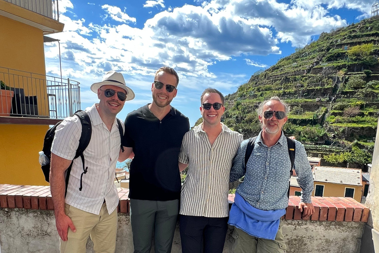 Exklusive Cinque Terre Tagestour mit der Fähre und Halt in Pisa