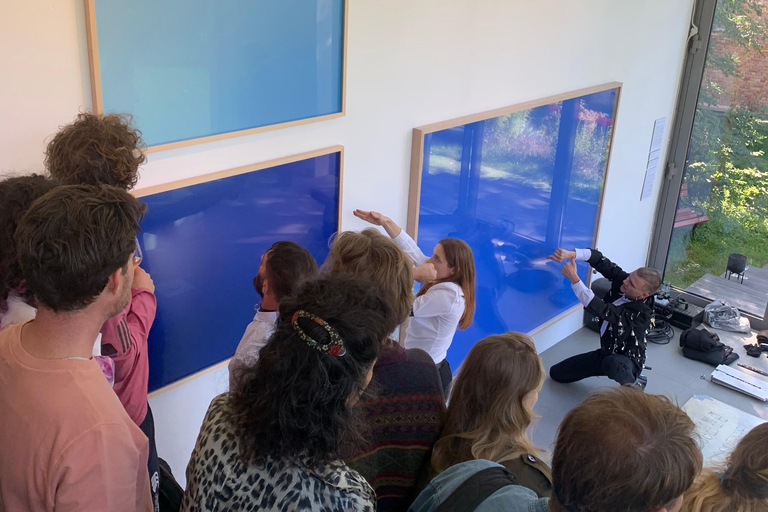 Zwiedzanie wystawy w Schönebergu