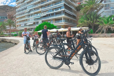 Alicante : plongée en apnée dans la baie lors d'une excursion en E-Bike et surf sur la plage.Alicante : excursion en E-Bike à Beach Cove et activité de surf au Paddel