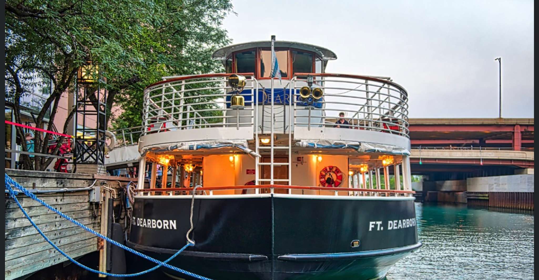 Chicago River, Guided Sunset Cocktail & Architecture Tour - Housity