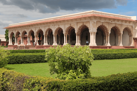 Van Delhi: privé Taj Mahal-zonsopgang met bezienswaardigheden in AgraAlleen in Agra City - auto met chauffeur en gids