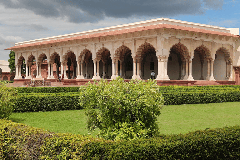 Van Delhi: privé Taj Mahal-zonsopgang met bezienswaardigheden in AgraAlleen in Agra City - auto met chauffeur en gids