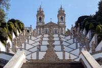 Tour Minho - Guimarães - Braga - Housity