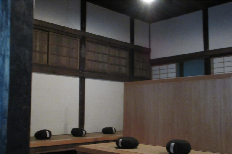 Kanazawa: Meditação Zen e Caligrafia com Carro PrivadoKanazawa: Meditação Zen e Caligrafia com carro particular