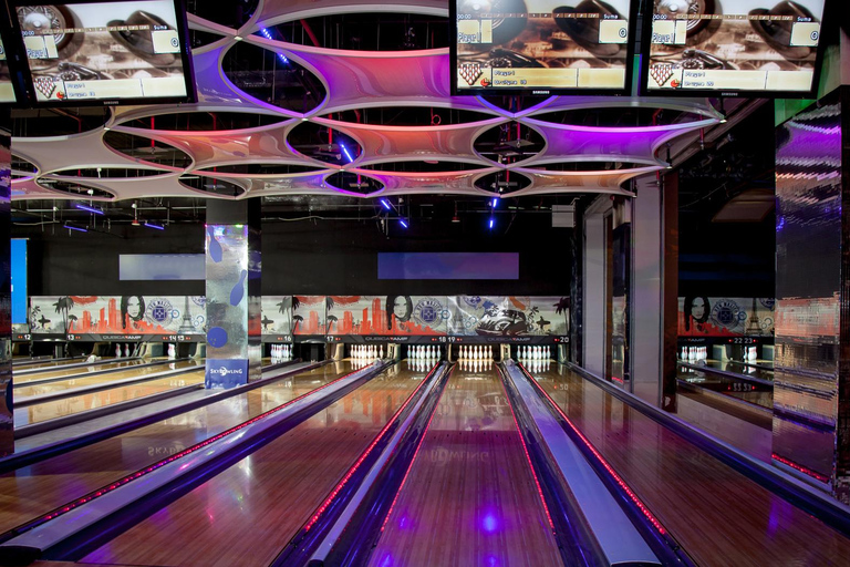 Bratislava: Bowling Experience with Beer and Local Guide