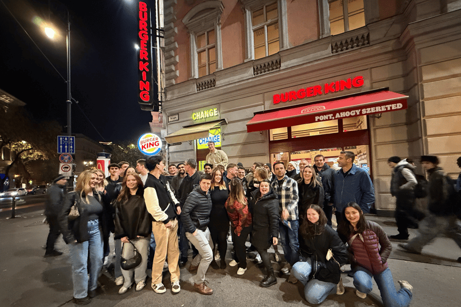 Budapest: Kneipentour & Ruinenbar-Tour – 6 Gratis-Shots, VIP-Eintritt. Foto: GetYourGuide