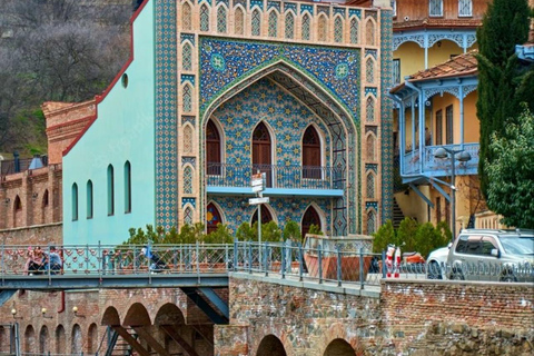 Tbilisi: Old Town Tour & Panoramic River Cruise with Wine