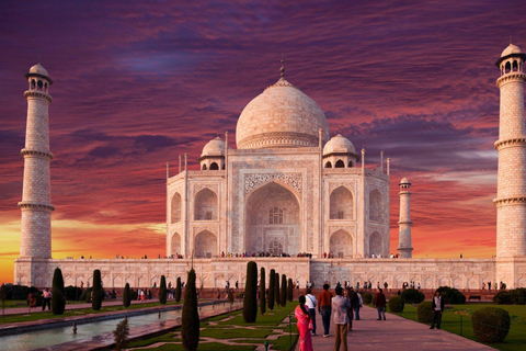 From Delhi Airport: Private Guided Taj Mahal Layover Tour From Delhi Airport: All Inclusive (Tickets + Lunch)