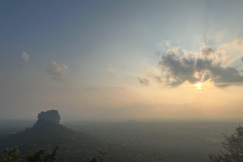 Kandy: Knuckles Mountain Range Guided Trekking Tour