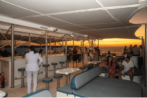 Cartagena: Sunset on Cartagena Bay aboard the Flamante Catamaran Cartagena: Sunset over Cartagena Bay aboard the Flamante Catamaran