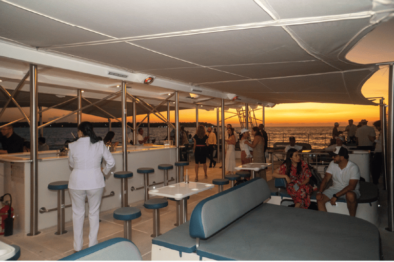 Cartagena: Sunset on Cartagena Bay aboard the Flamante Catamaran Cartagena: Sunset over Cartagena Bay aboard the Flamante Catamaran