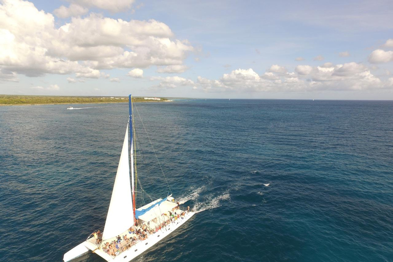 Punta Cana: Saona Island & Altos de Chavón Day Trip