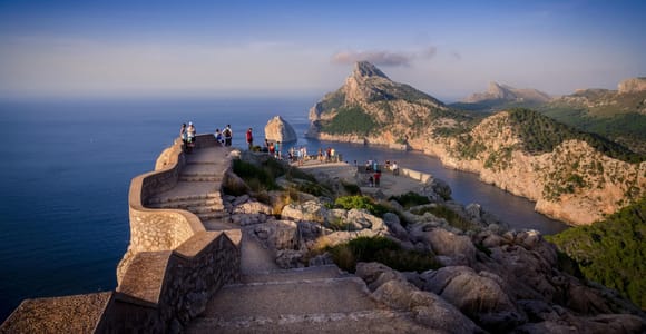 Mallorca: Formentor-Pollensa mit Markt, Boot und Strand in Formentor