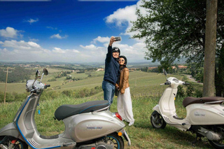 Florence: Chianti Vespa Tour with Wine & E-Car Option