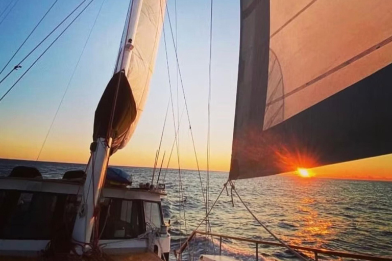 Havannah Harbour Sunset Cruise +Dinner (No Transfer/Own Way)