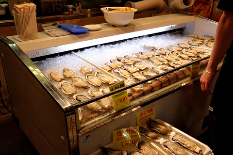 Tokyo: Guided Tour of Japan's Largest Fish Market in Tsukiji 한국어 가능한 일본인 가이드와 떠나는 츠키지 맛집 도보 투어