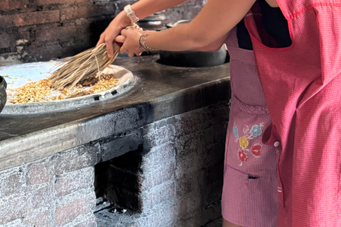 Oaxaca: Cooking Class with Market Tour and Mezcal Tasting
