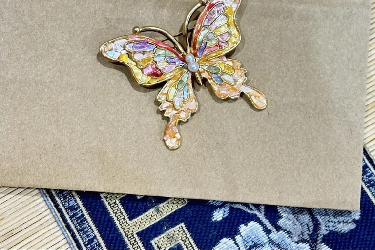 Shanghai: Mother-of-Pearl Jewelry Workshop