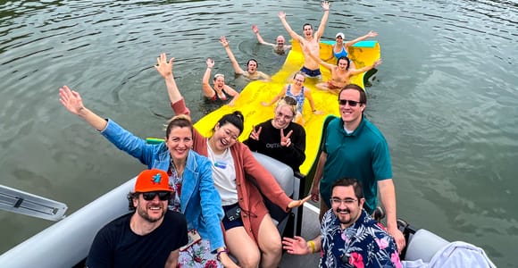 Austin: Private Bootstour auf dem Lake Austin - voller Sonnenschutz