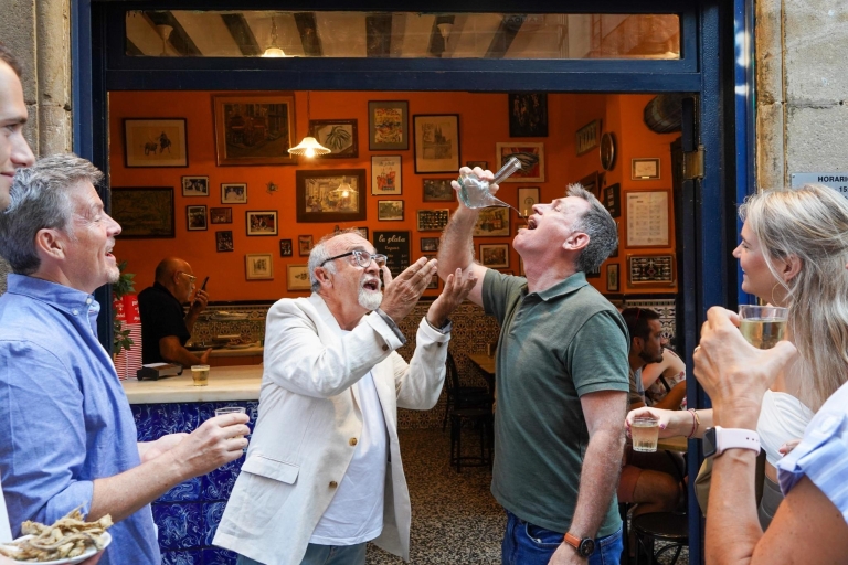 Barcelone : dégustation de tapas et de vin en petit groupeTapas et vin : circuit nocturne et spectacle de flamenco