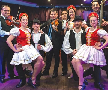Budapest: Prosecco Dinner Cruise with Live Music