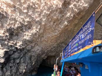 Comino : tour en bateau privé avec activités de snorkeling et grottes