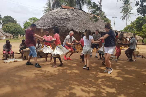 Mombasa: tour a piedi della città e tour del centro culturale Bombolulu