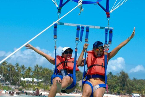 Sky High Thrills Parasailing Experience (expérience en parachute ascensionnel)